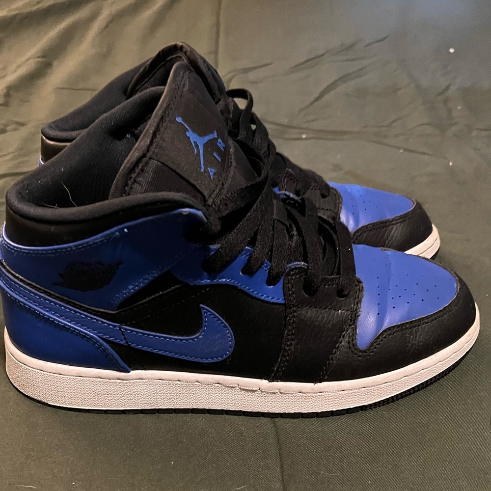 5Y black and blue Jordan’s